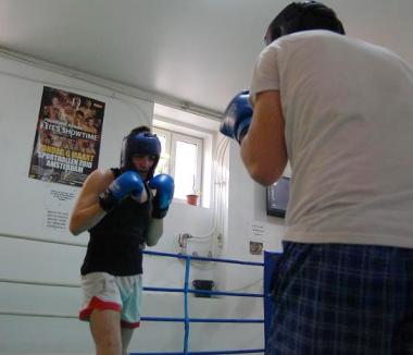 Rareş Macaru luptă pentru accederea în finala Campionatului Naţional de box pentru tineret